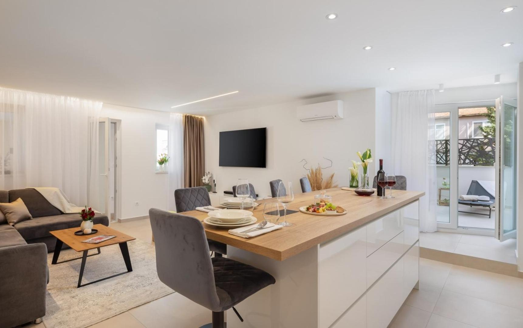 Luxury Apartment Silvery In Split Center With Jacuzzi, Sauna And Parking Экстерьер фото