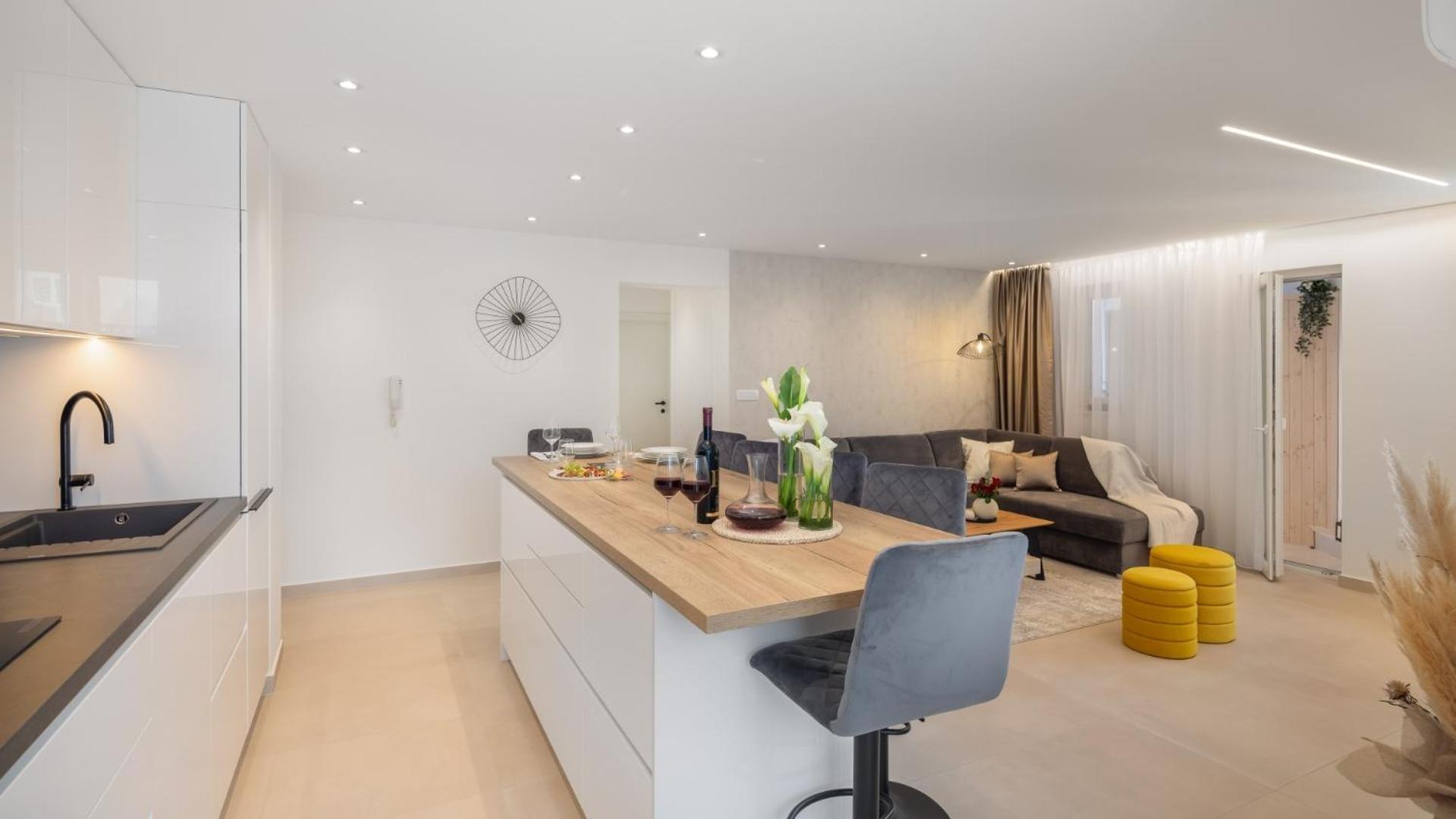 Luxury Apartment Silvery In Split Center With Jacuzzi, Sauna And Parking Экстерьер фото