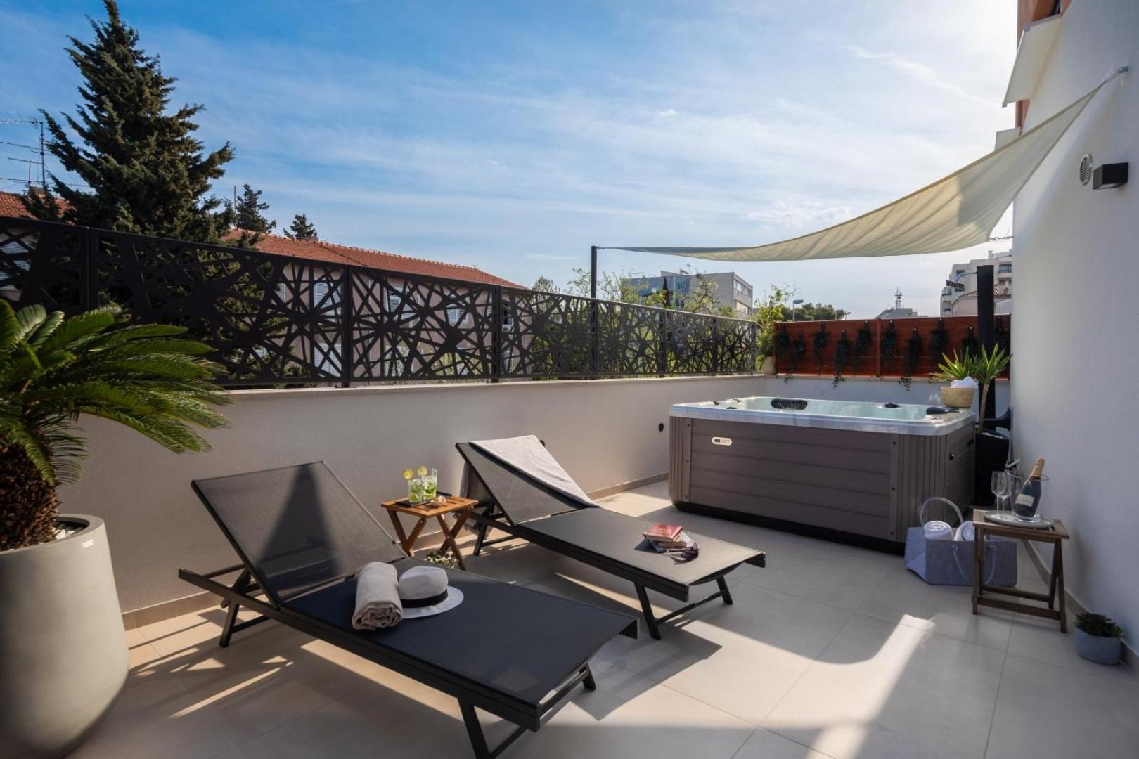 Luxury Apartment Silvery In Split Center With Jacuzzi, Sauna And Parking Экстерьер фото