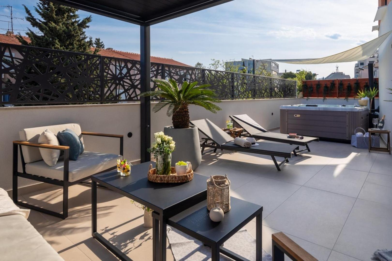 Luxury Apartment Silvery In Split Center With Jacuzzi, Sauna And Parking Экстерьер фото