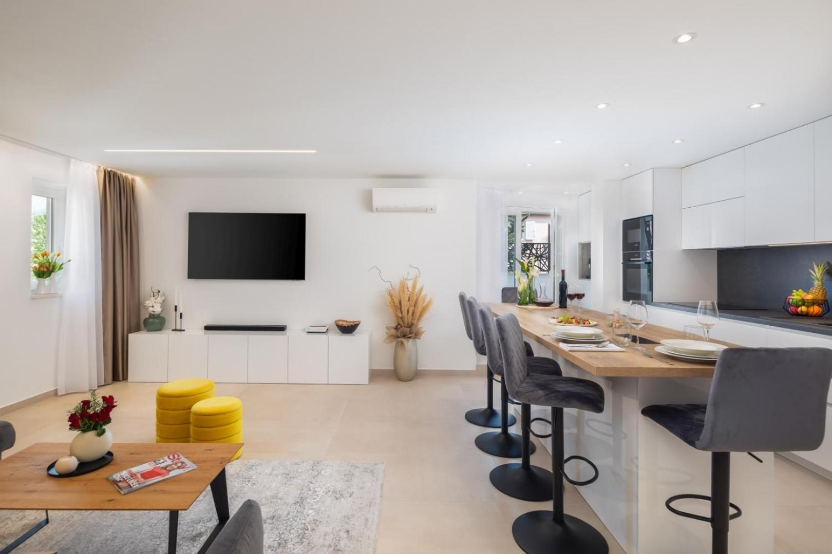 Luxury Apartment Silvery In Split Center With Jacuzzi, Sauna And Parking Экстерьер фото