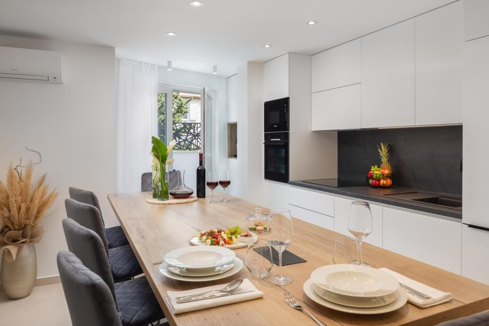 Luxury Apartment Silvery In Split Center With Jacuzzi, Sauna And Parking Экстерьер фото