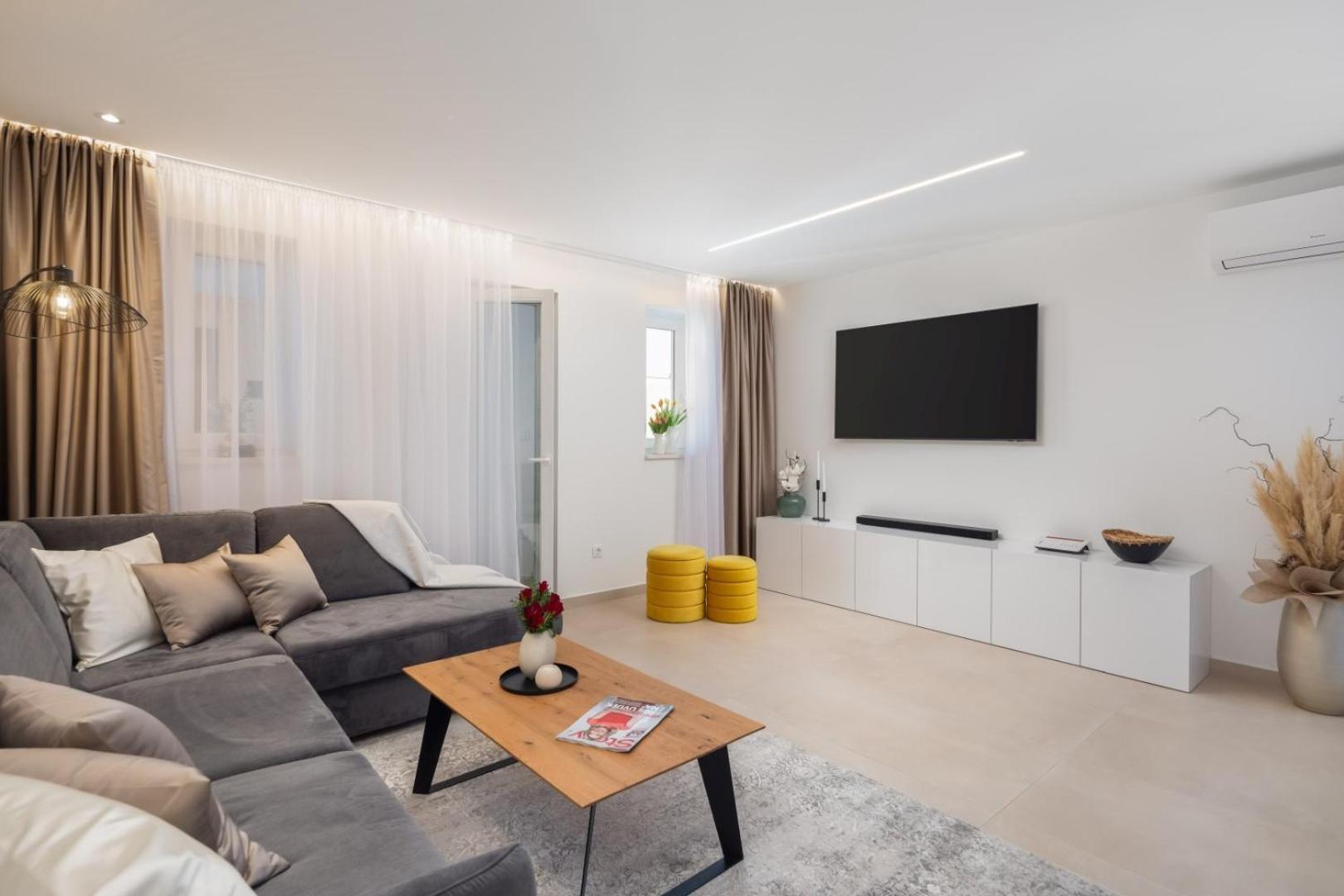 Luxury Apartment Silvery In Split Center With Jacuzzi, Sauna And Parking Экстерьер фото